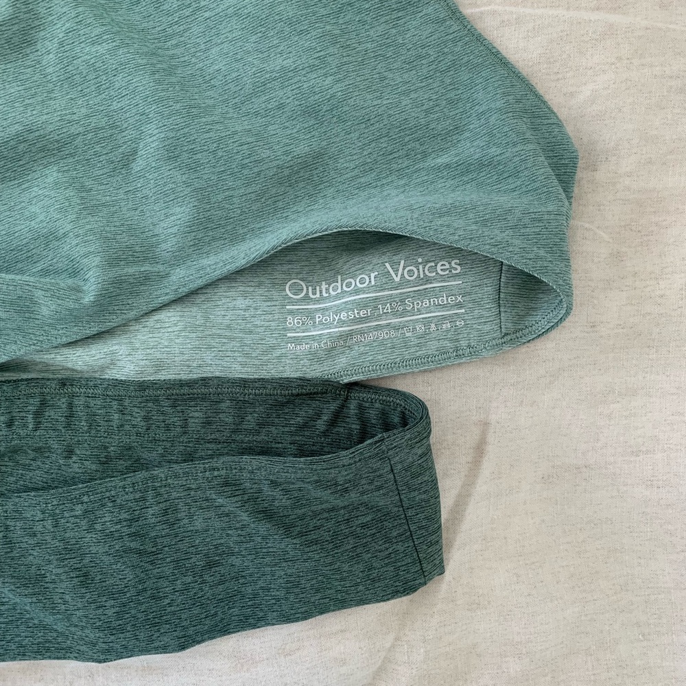 Outdoor Voices slashback crop top size medium